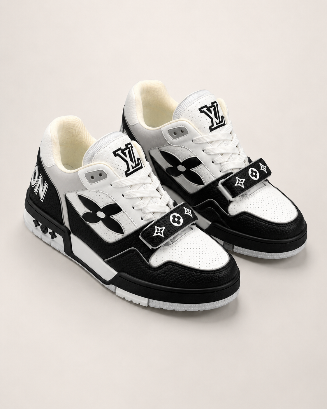 LOUIS VUITTON BLACk & WHITE MONOGRAM FLOWER